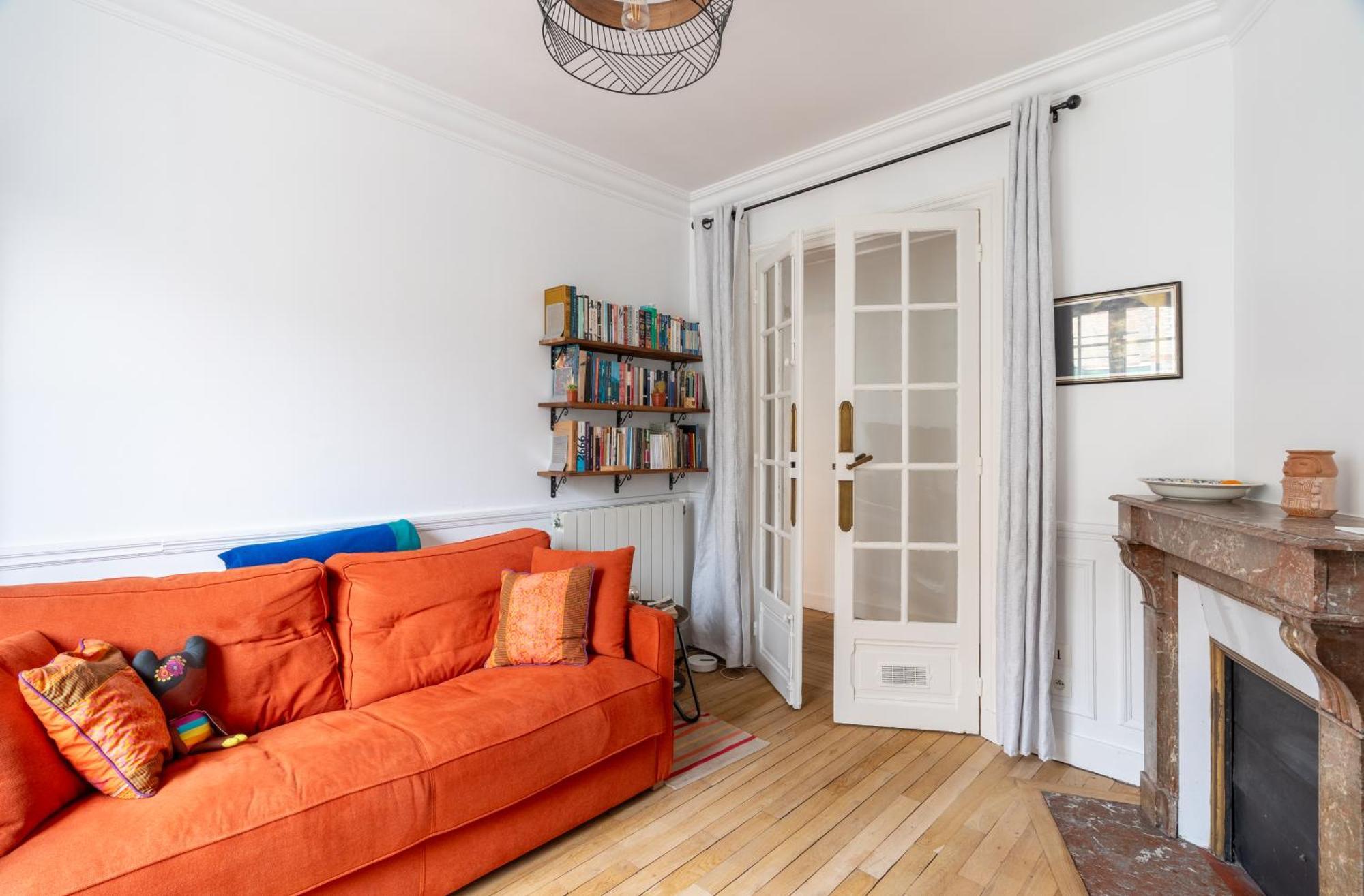Appartement Chic 1bd With Balcony Picpus Parijs